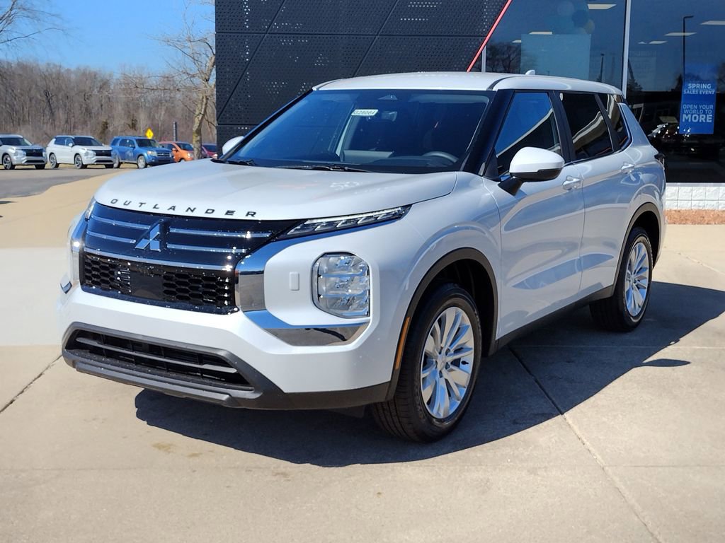 New 2026 Mitsubishi Outlander ES