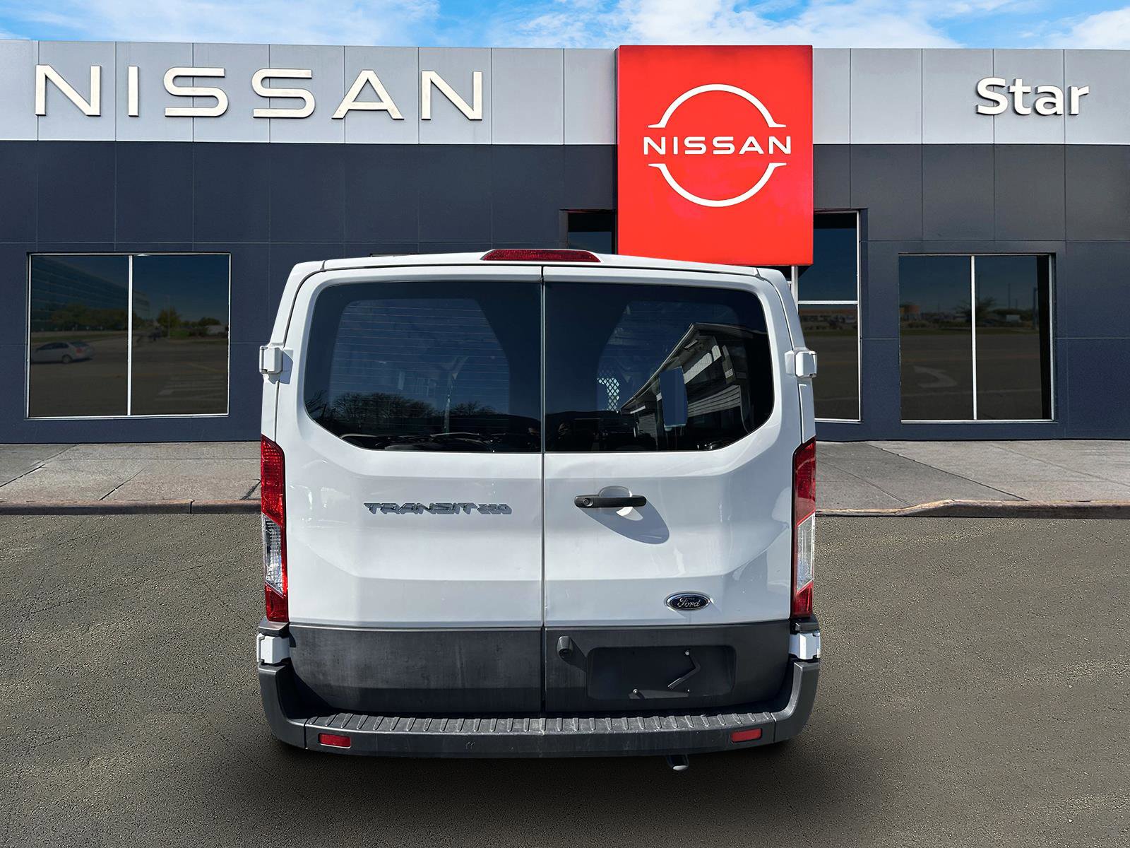 Used 2023 Ford Transit 250 Low Roof w/ Exterior Upgrade Package RWD image 3