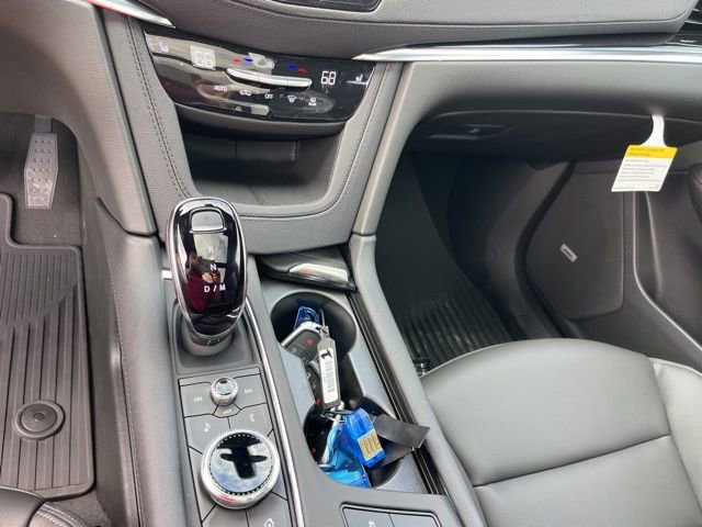 New 2025 Cadillac XT6 Luxury image 28