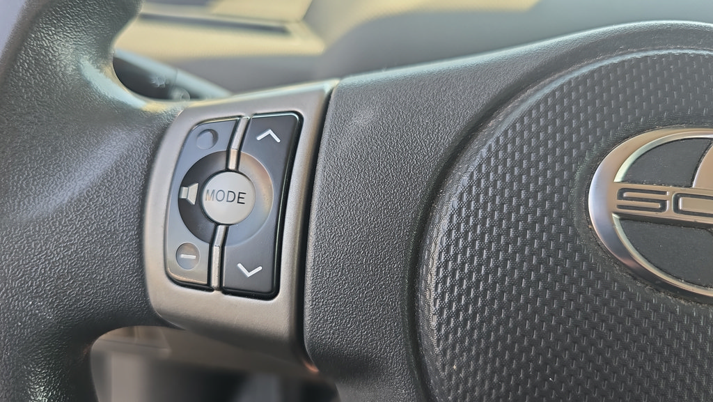 Used 2015 Scion xB FWD image 22