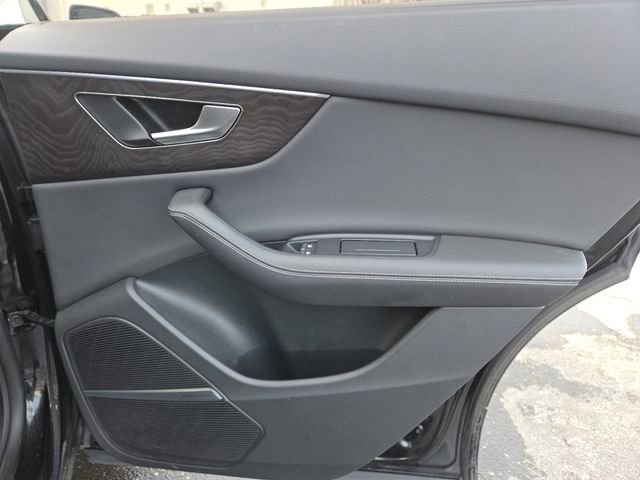 Used 2023 Audi Q8 Premium Plus image 27