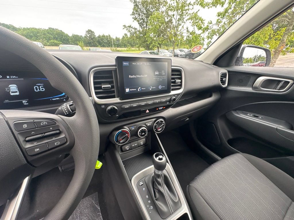 New 2026 Hyundai Venue SE FWD image 18