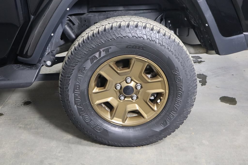 Used 2022 Jeep Gladiator Overland AWD/4WD image 43
