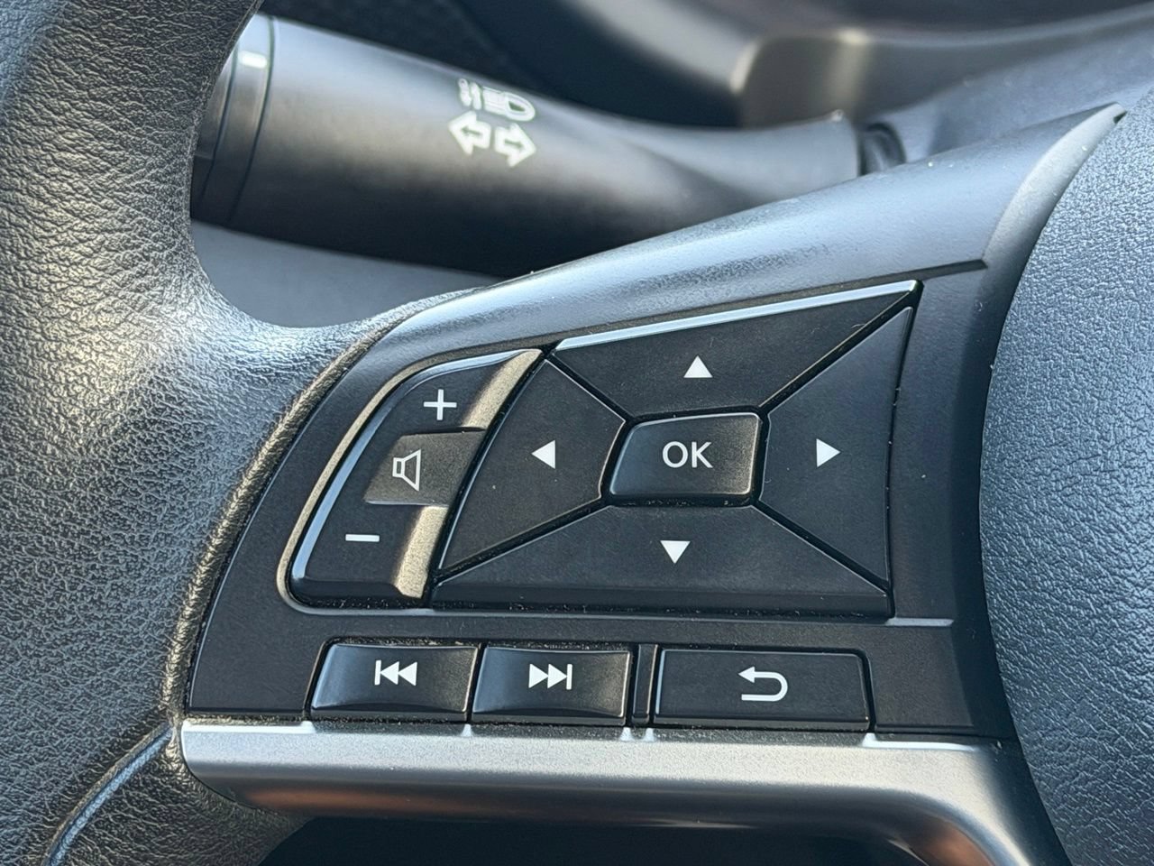 Certified 2024 Nissan Kicks SV FWD image 18