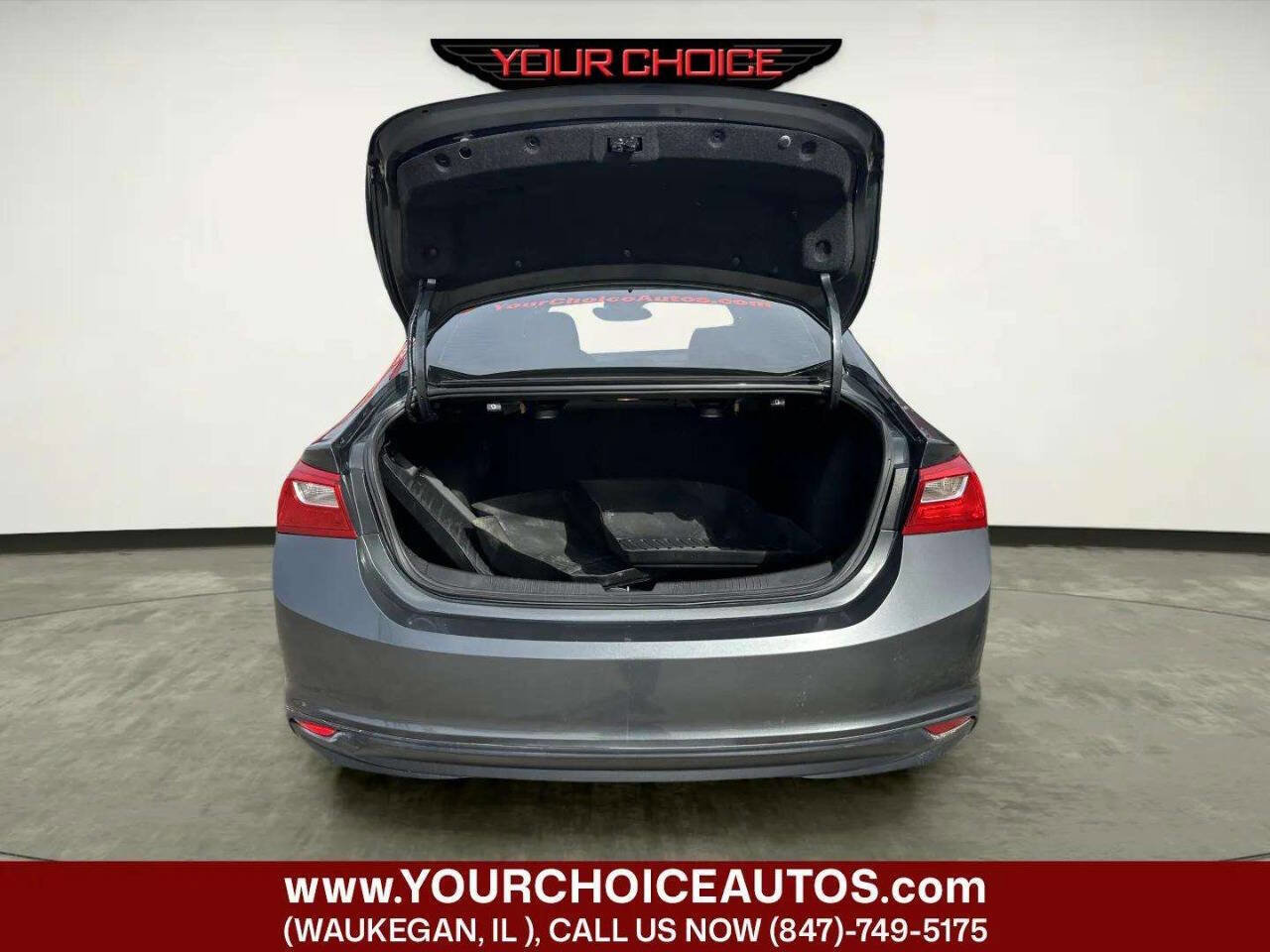 Used 2017 Chevrolet Malibu LT w/ Leather Package image 14