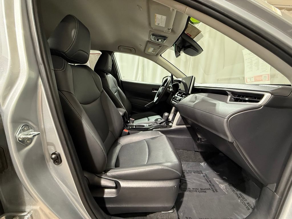 Certified 2025 Toyota Corolla Cross XLE FWD image 21