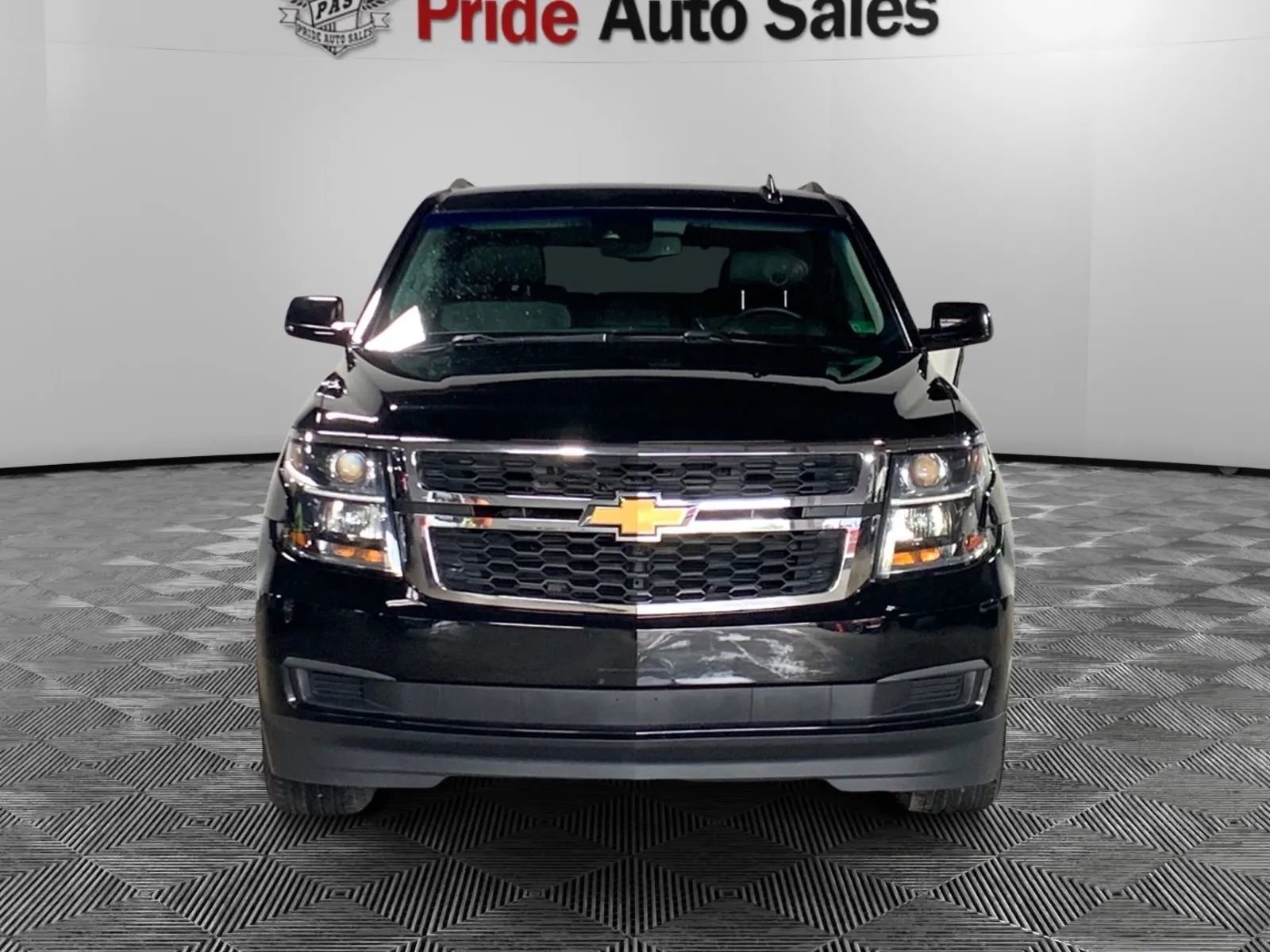 Used 2017 Chevrolet Tahoe LT image 2