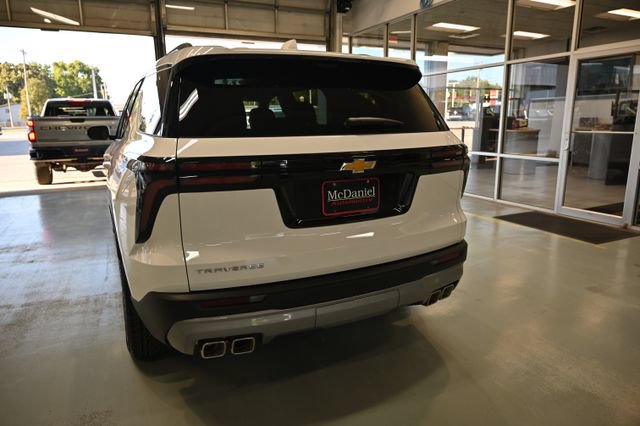 New 2027 Chevrolet Traverse LT w/ Sun and Wheel Package FWD image 6
