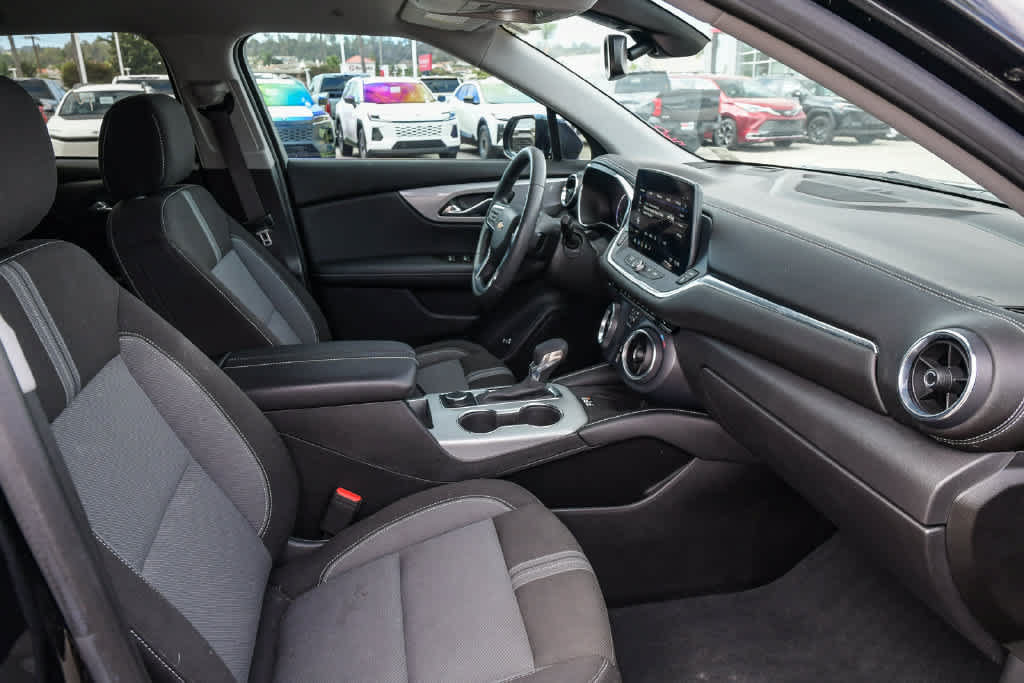 Used 2023 Chevrolet Blazer LT w/ Convenience Package FWD image 17