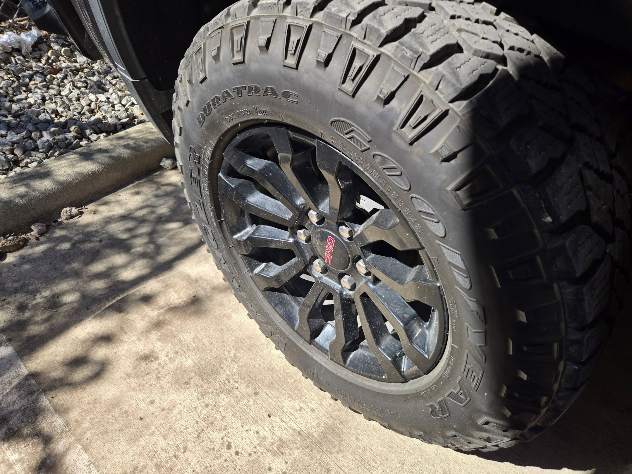 Used 2022 GMC Sierra 1500 AT4X image 8