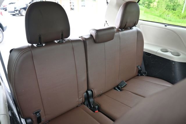Used 2016 Toyota Sienna Limited Premium AWD/4WD image 22