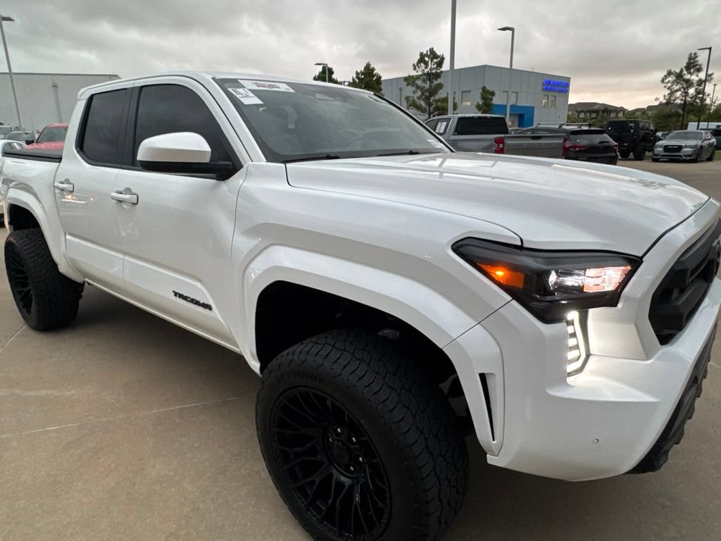 Used 2024 Toyota Tacoma SR5 AWD/4WD image 3