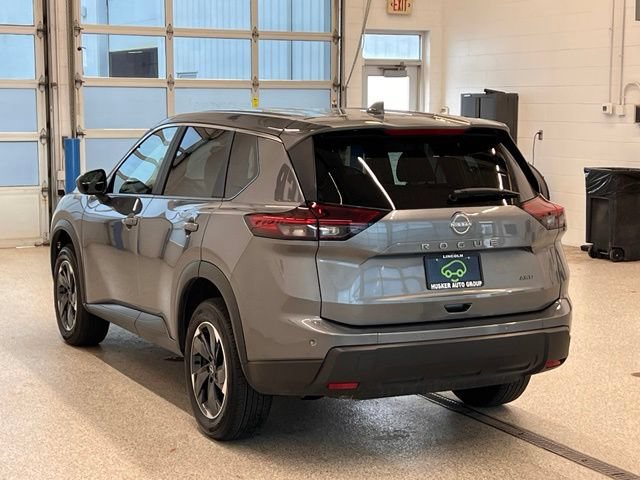 Used 2025 Nissan Rogue SV AWD/4WD image 7