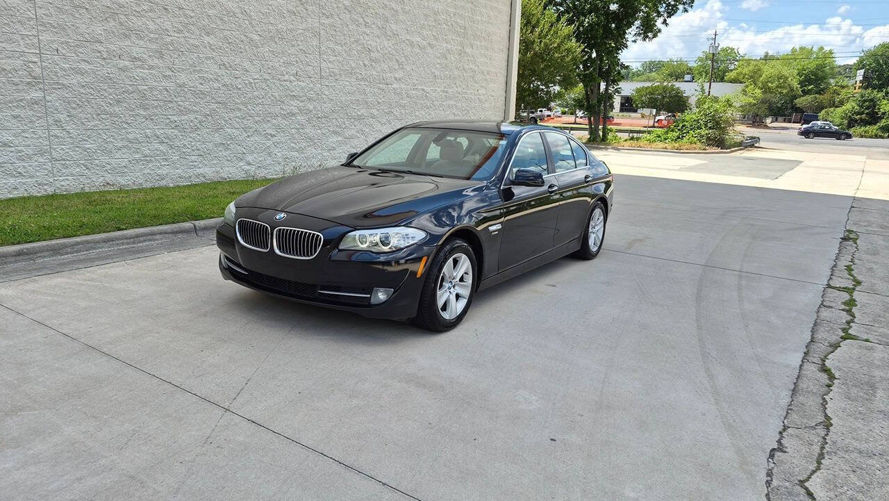 Used 2012 BMW 528i xDrive Sedan AWD/4WD image 2