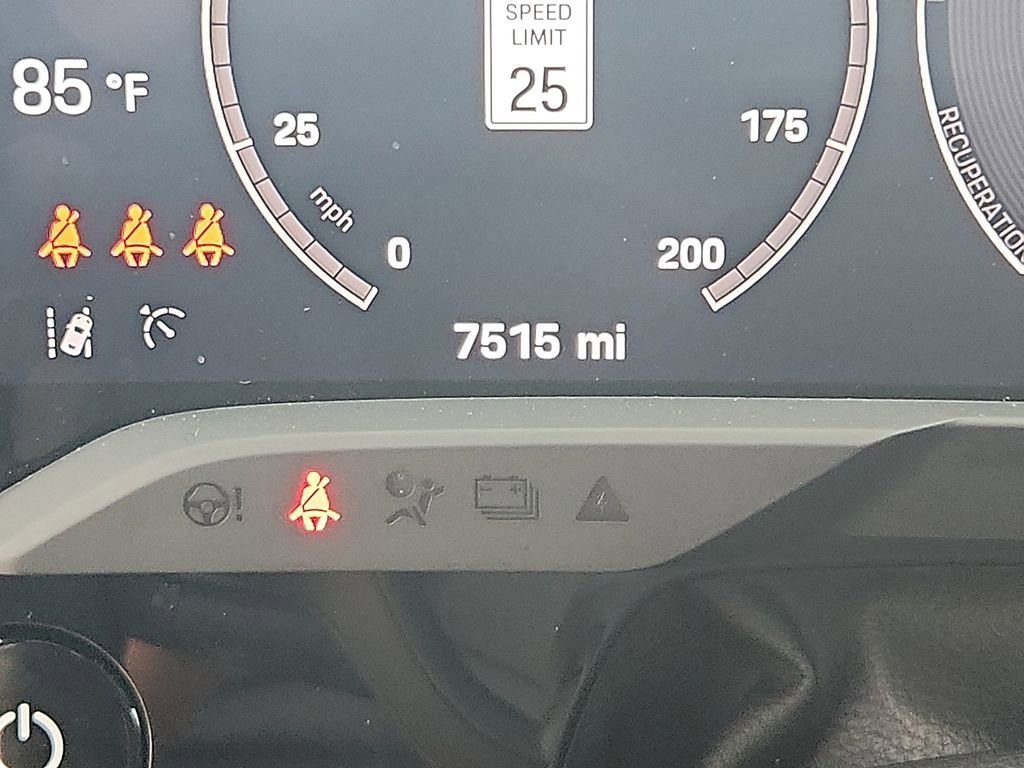 Certified 2025 Porsche Taycan image 18