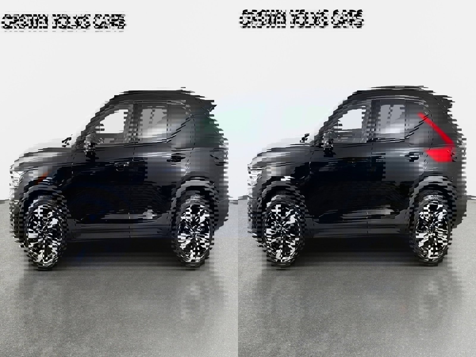 Used 2023 Volvo XC40 B4 Ultimate image 9