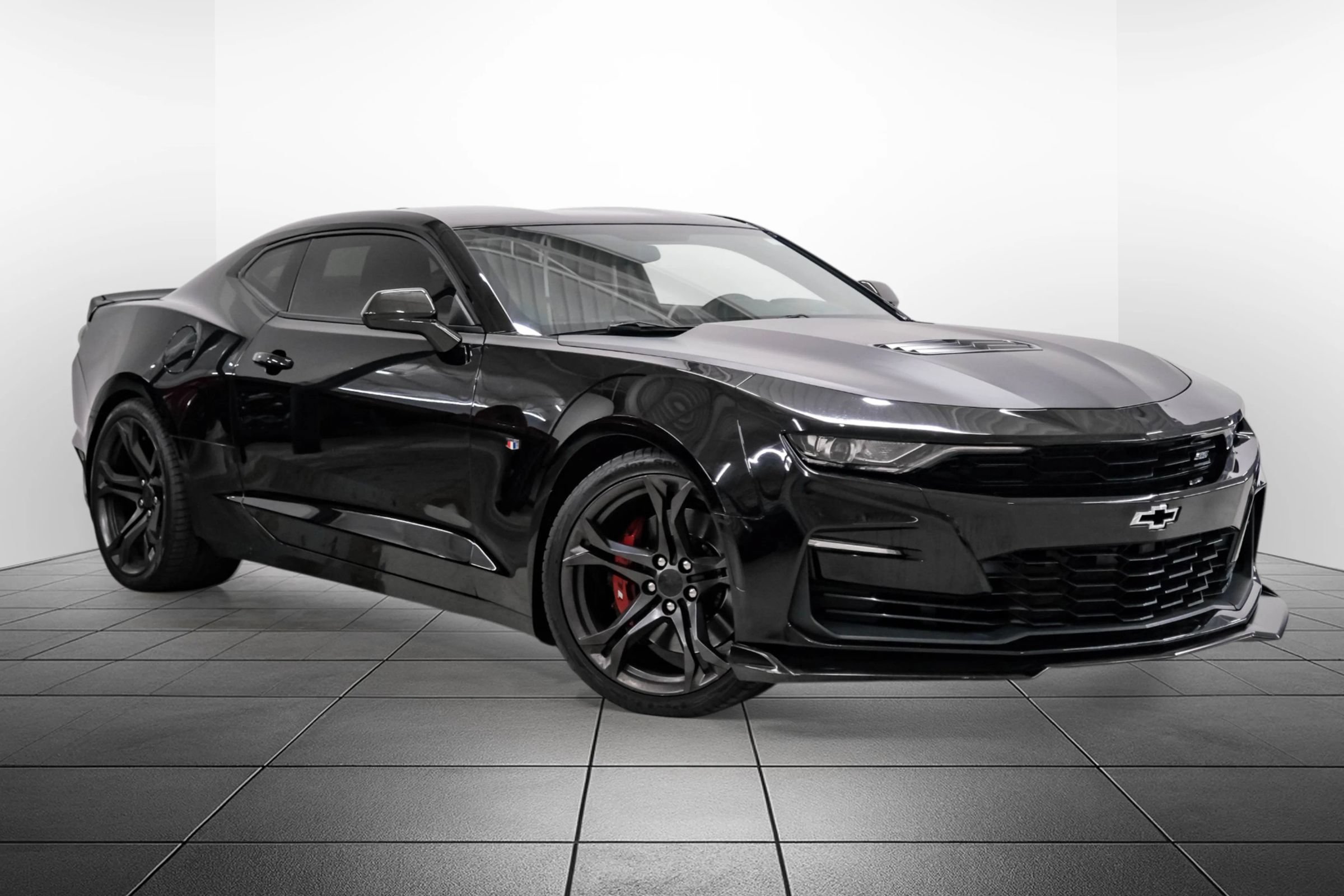 Used 2019 Chevrolet Camaro SS RWD image 6