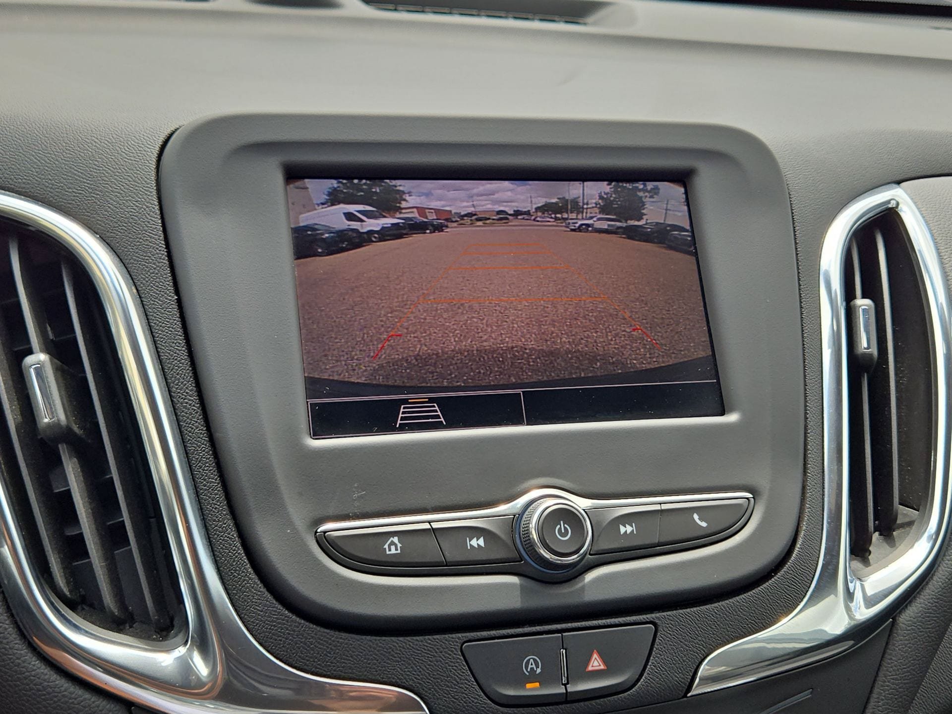 Used 2024 Chevrolet Equinox LT FWD image 18