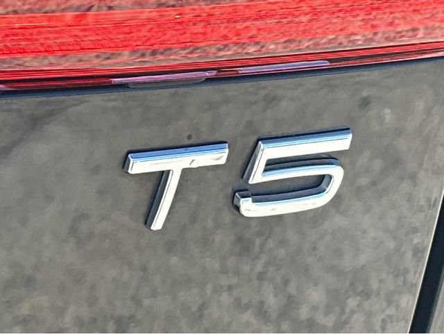 Used 2020 Volvo XC60 T5 Momentum w/ Protection Package Premier FWD image 9