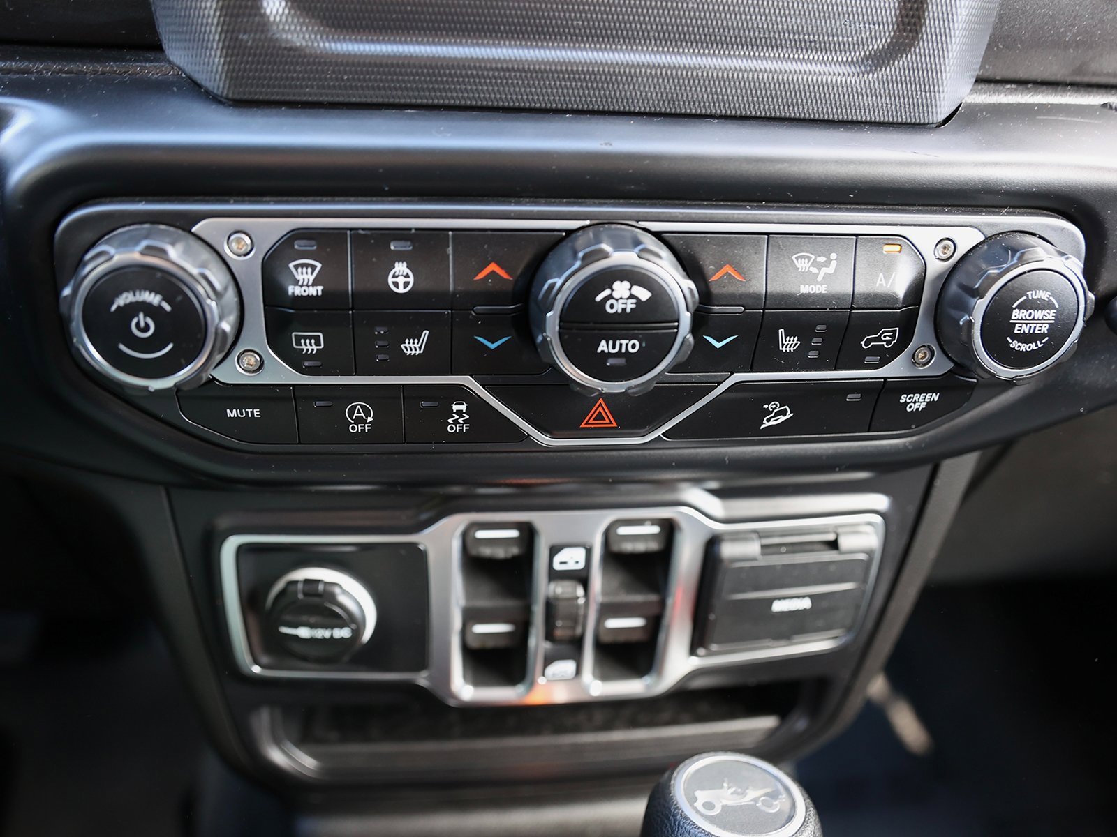 Used 2020 Jeep Wrangler Unlimited Sport image 24