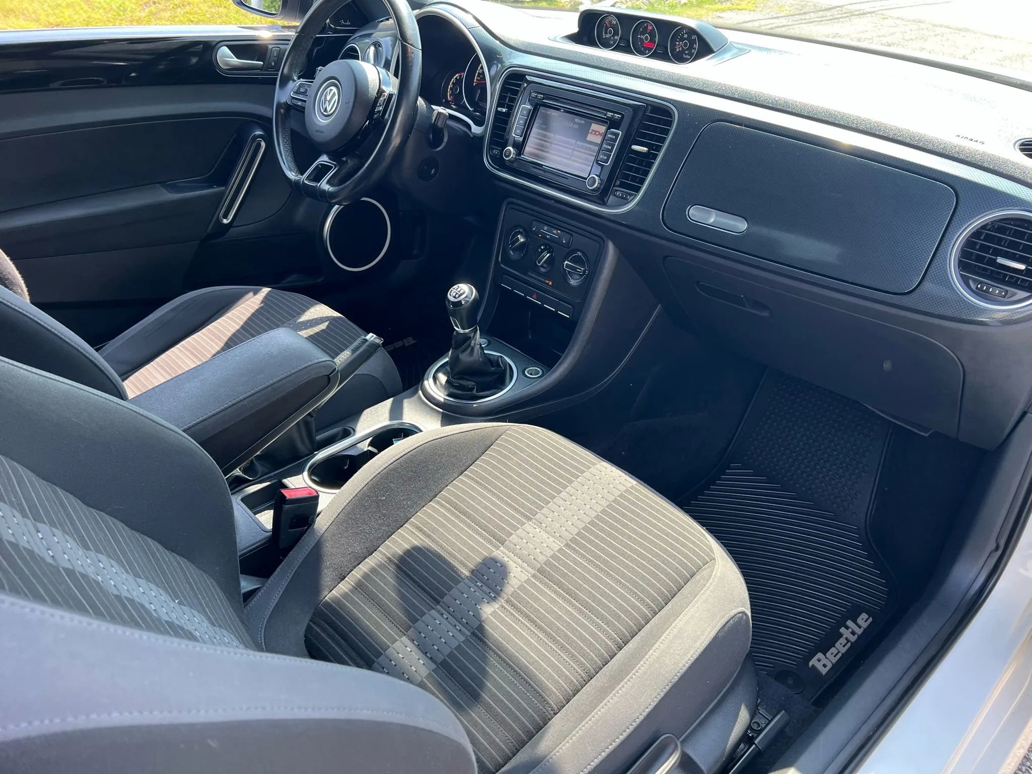 Used 2013 Volkswagen Beetle 2.0T image 22