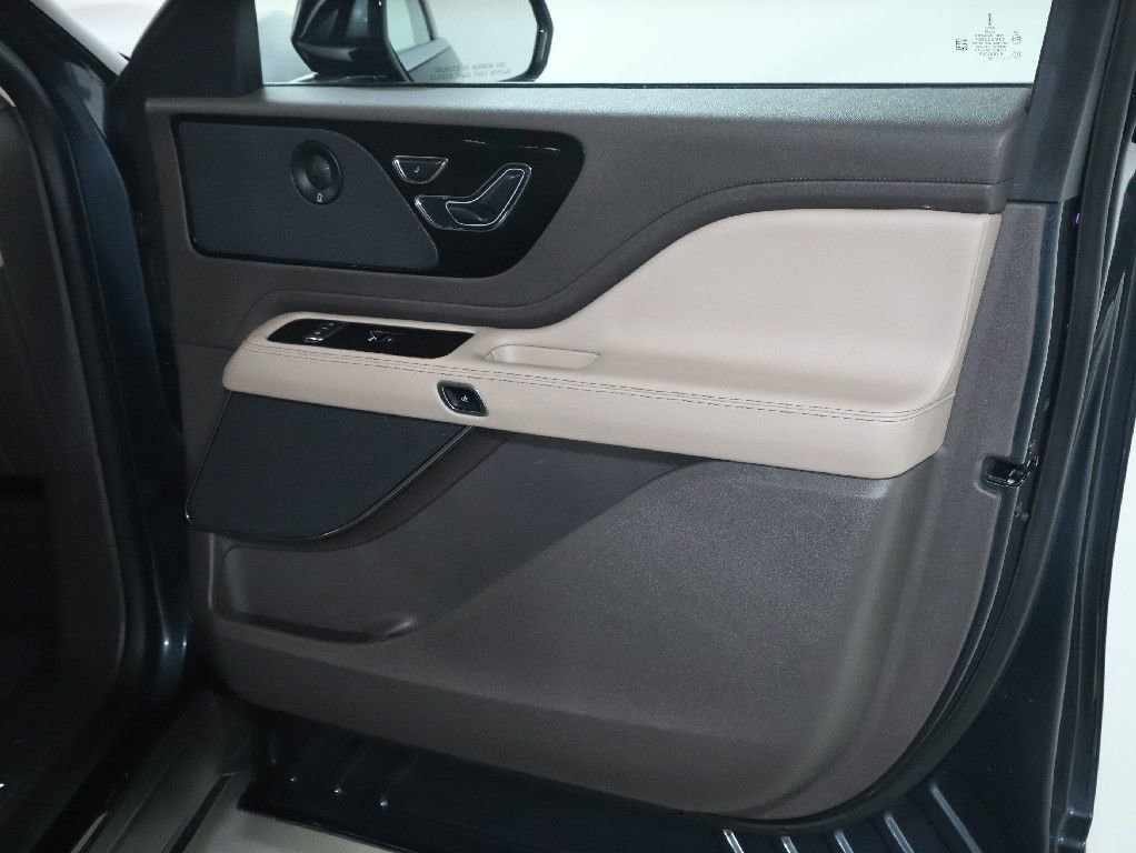 Certified 2023 Lincoln Aviator Reserve w/ Equipment Group 201A image 35