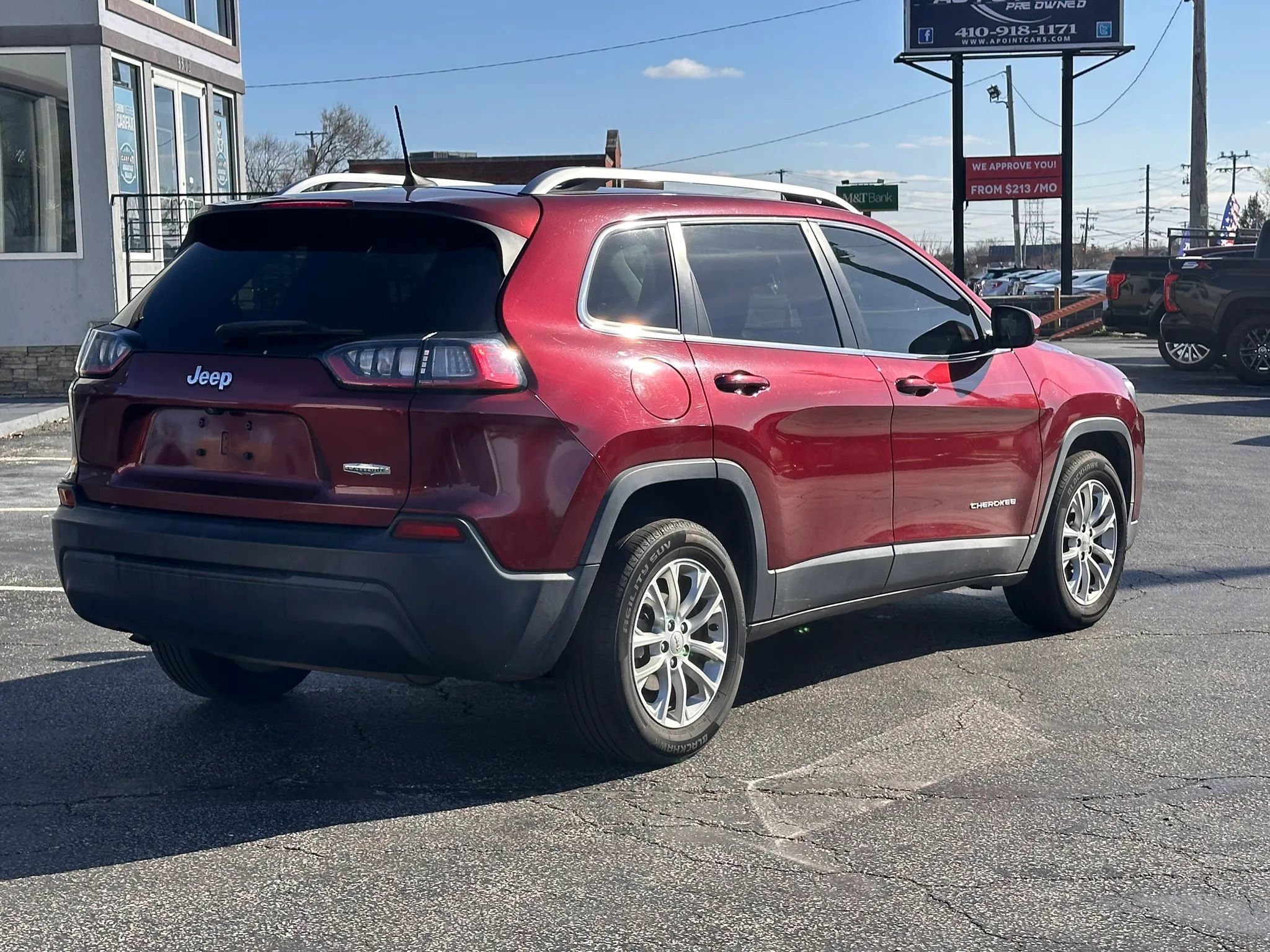 Used 2019 Jeep Cherokee Latitude w/ Popular Appearance Group image 5