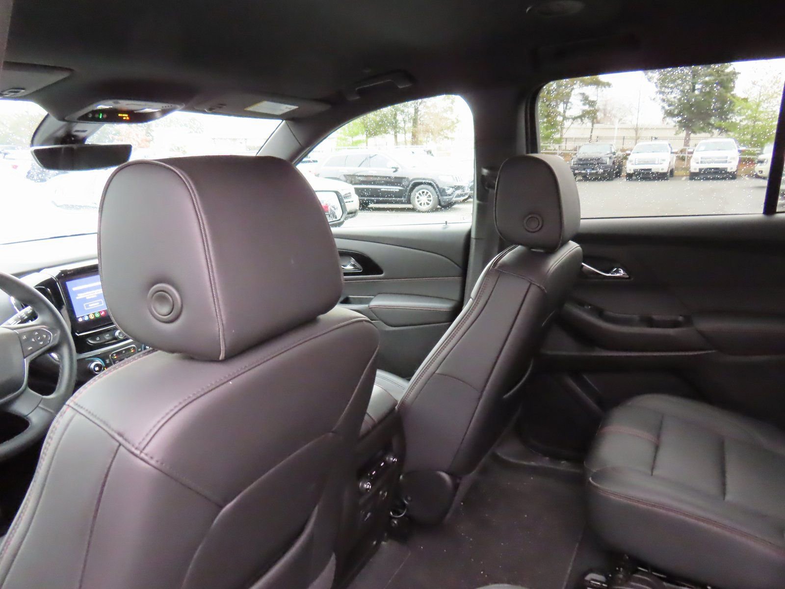 Used 2023 Chevrolet Traverse RS image 28