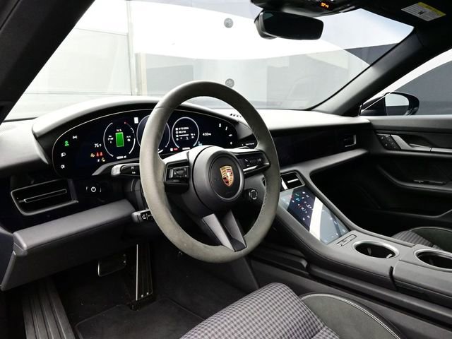 Certified 2025 Porsche Taycan image 4