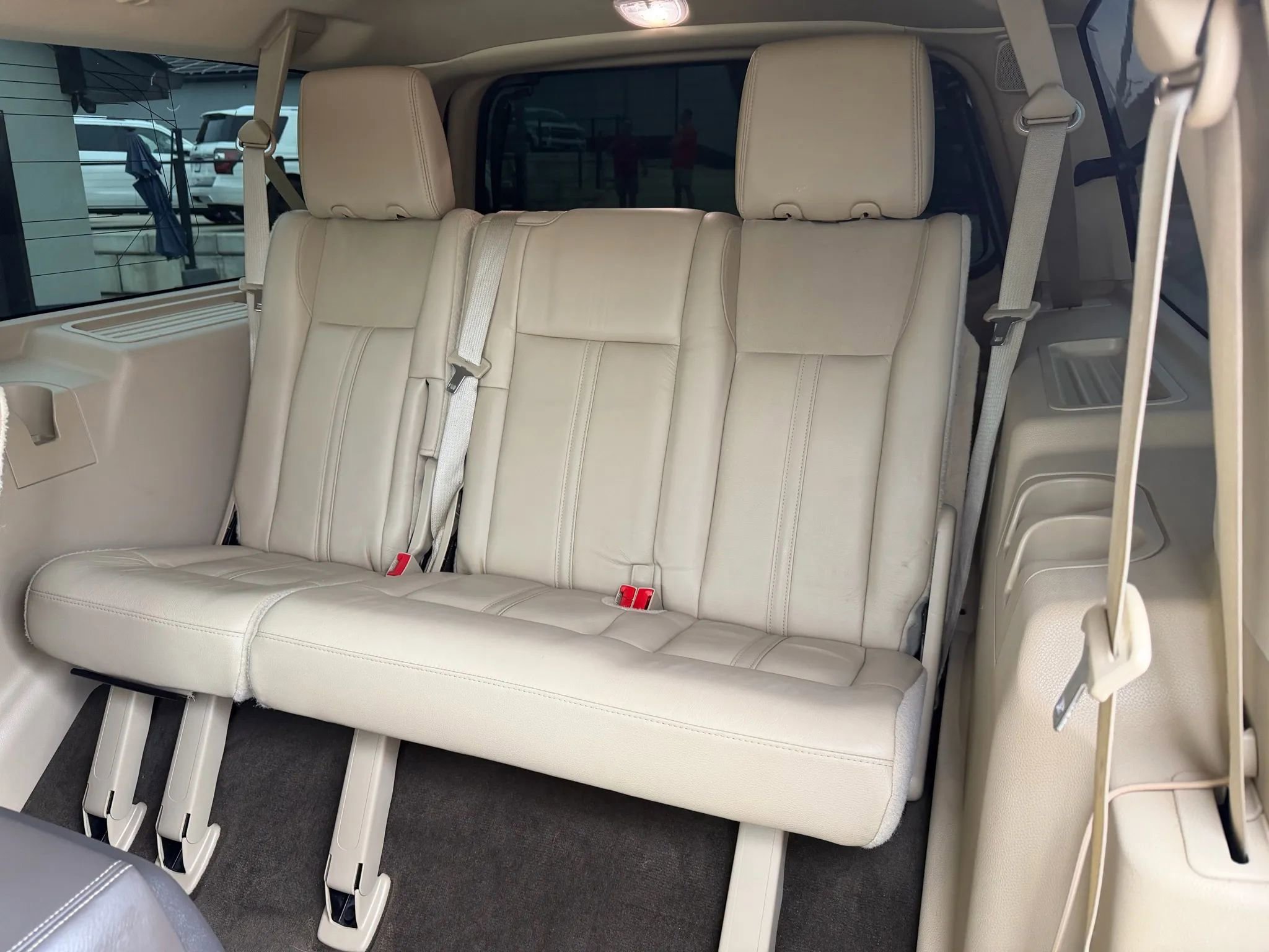 Used 2015 Lincoln Navigator L 4WD w/ Equipment Group 101A Reserve image 39