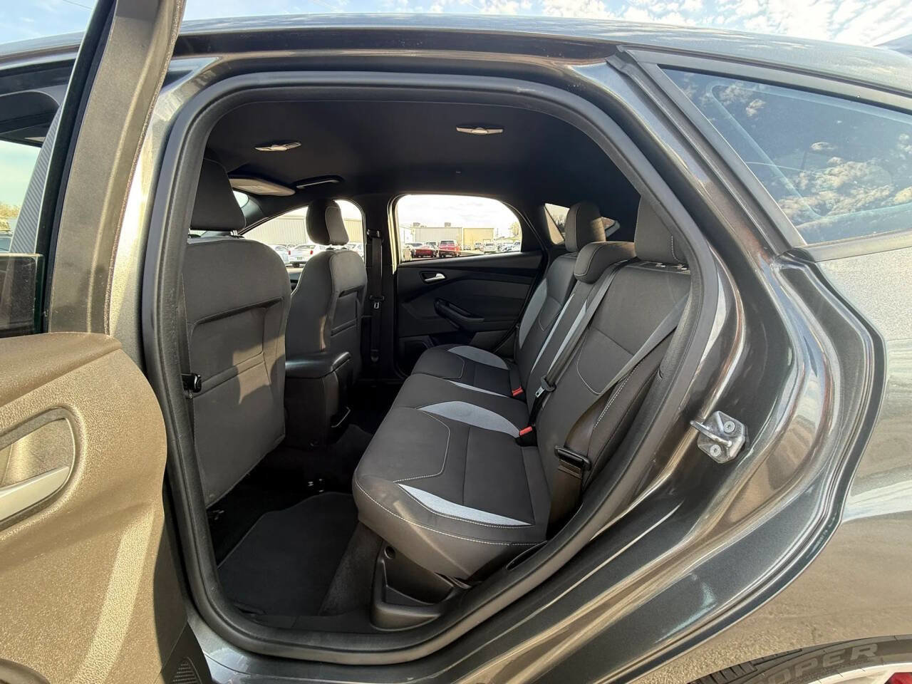 Used 2017 Ford Focus ST image 14