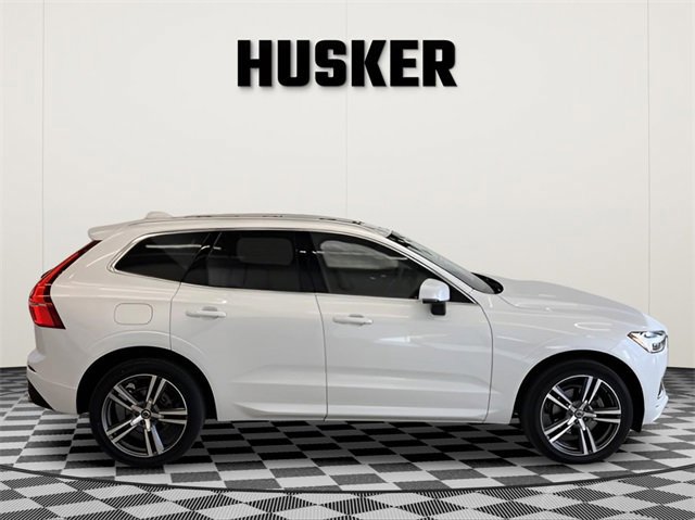 Used 2021 Volvo XC60 T5 Momentum w/ Premium Package image 2