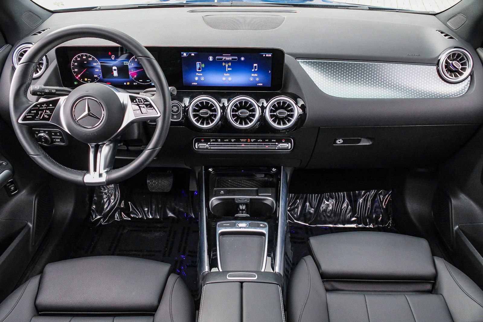 Used 2025 Mercedes-Benz GLA 250 4MATIC image 13