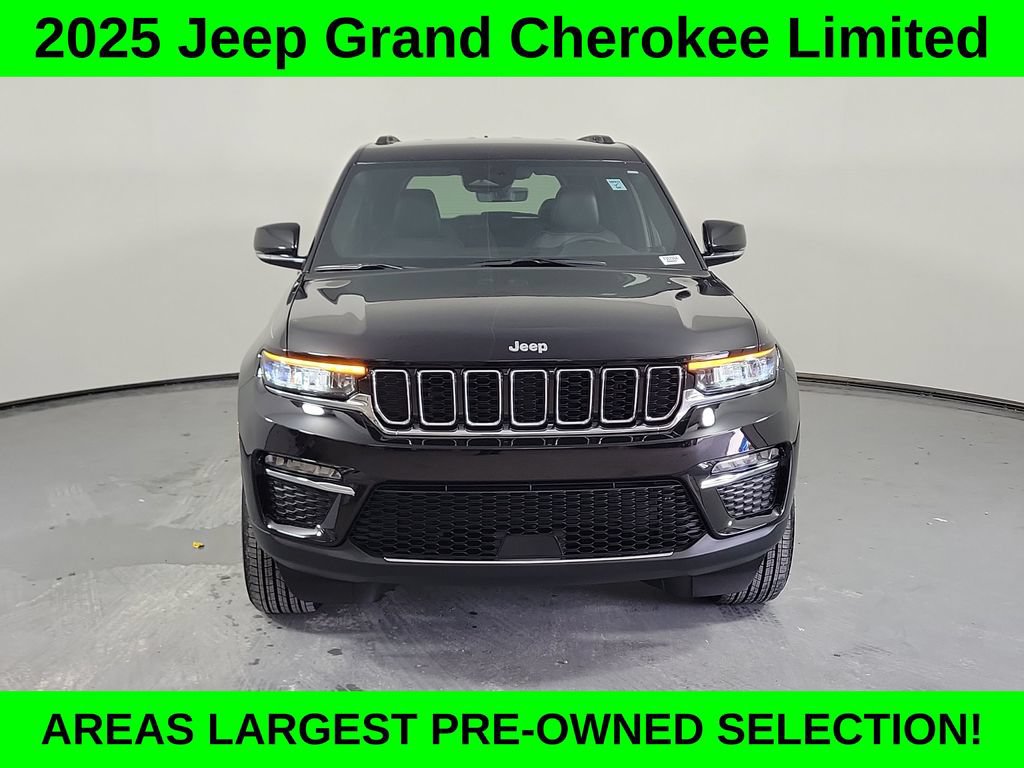 Used 2025 Jeep Grand Cherokee Limited w/ Trailer Tow Package RWD image 2