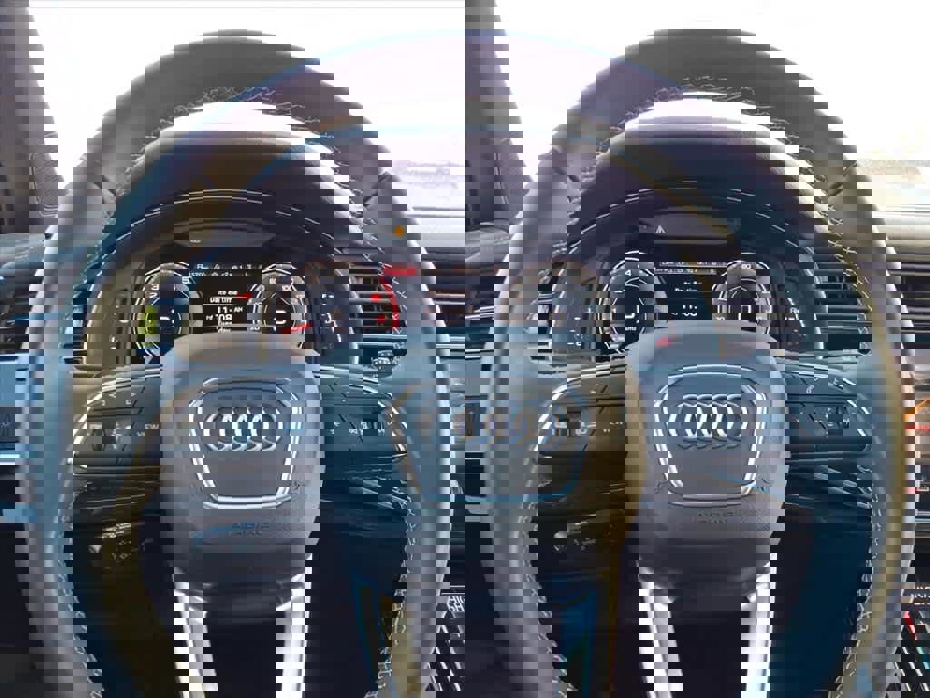 Used 2025 Audi Q7 3.0T Premium Plus image 23