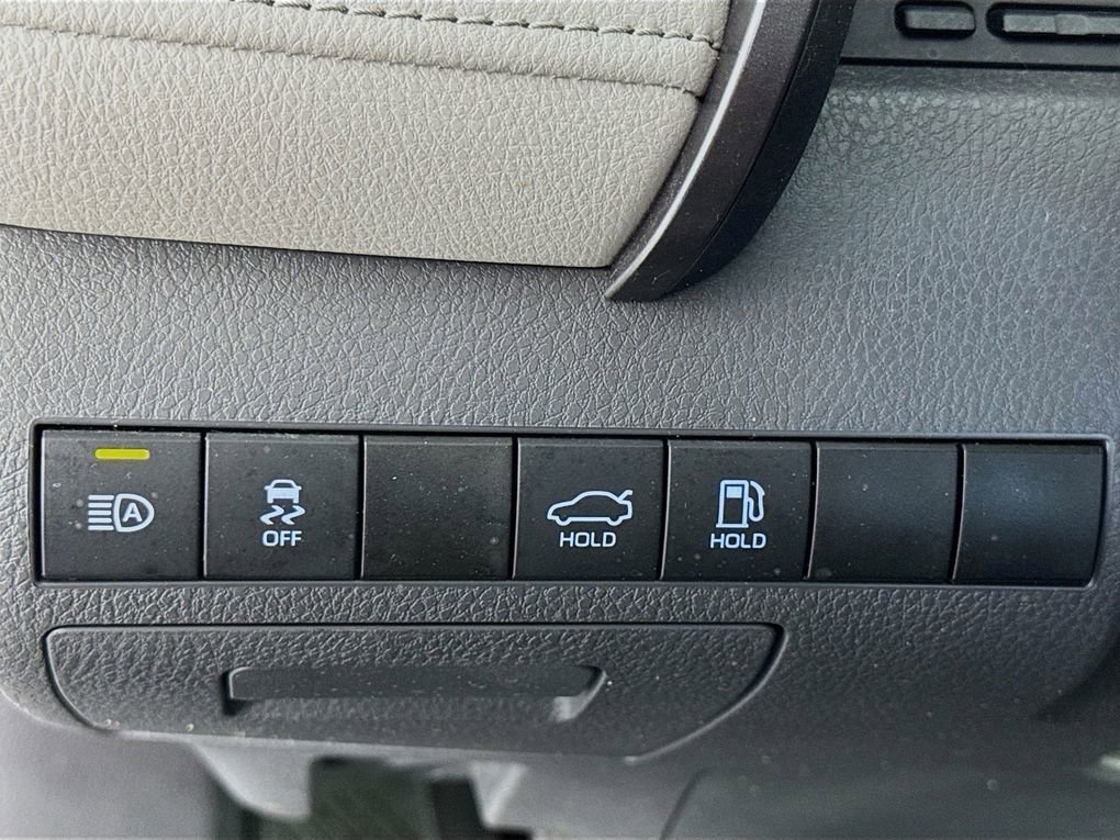 Used 2021 Toyota Camry LE image 14