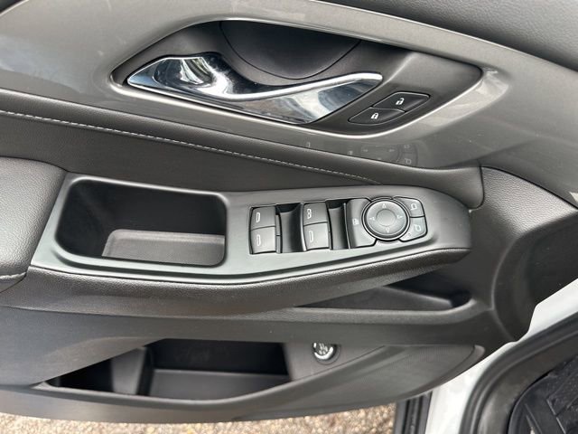 Used 2023 Chevrolet Traverse LT image 16