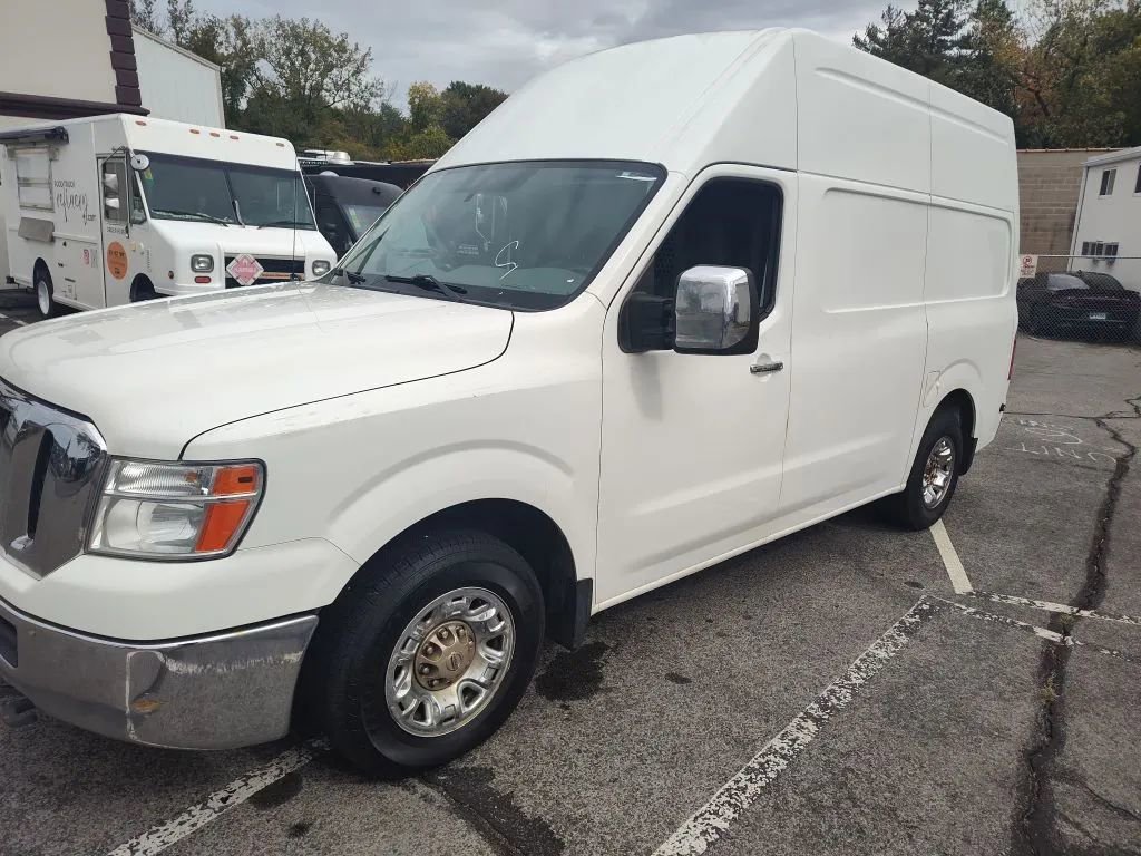 Used 2017 Nissan NV 3500 SL image 1