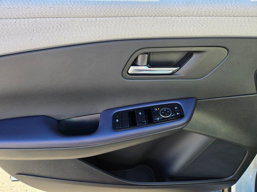 New 2026 Nissan Leaf SV+ w/ Illuminated Package FWD image 9