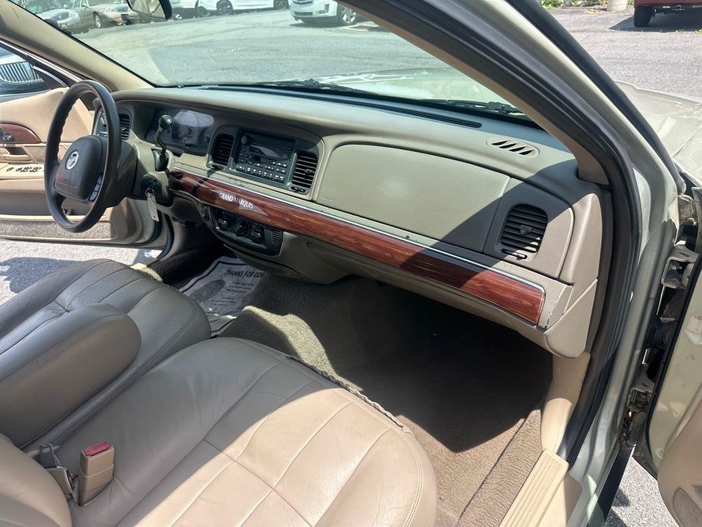 Used 2004 Mercury Grand Marquis GS RWD image 38
