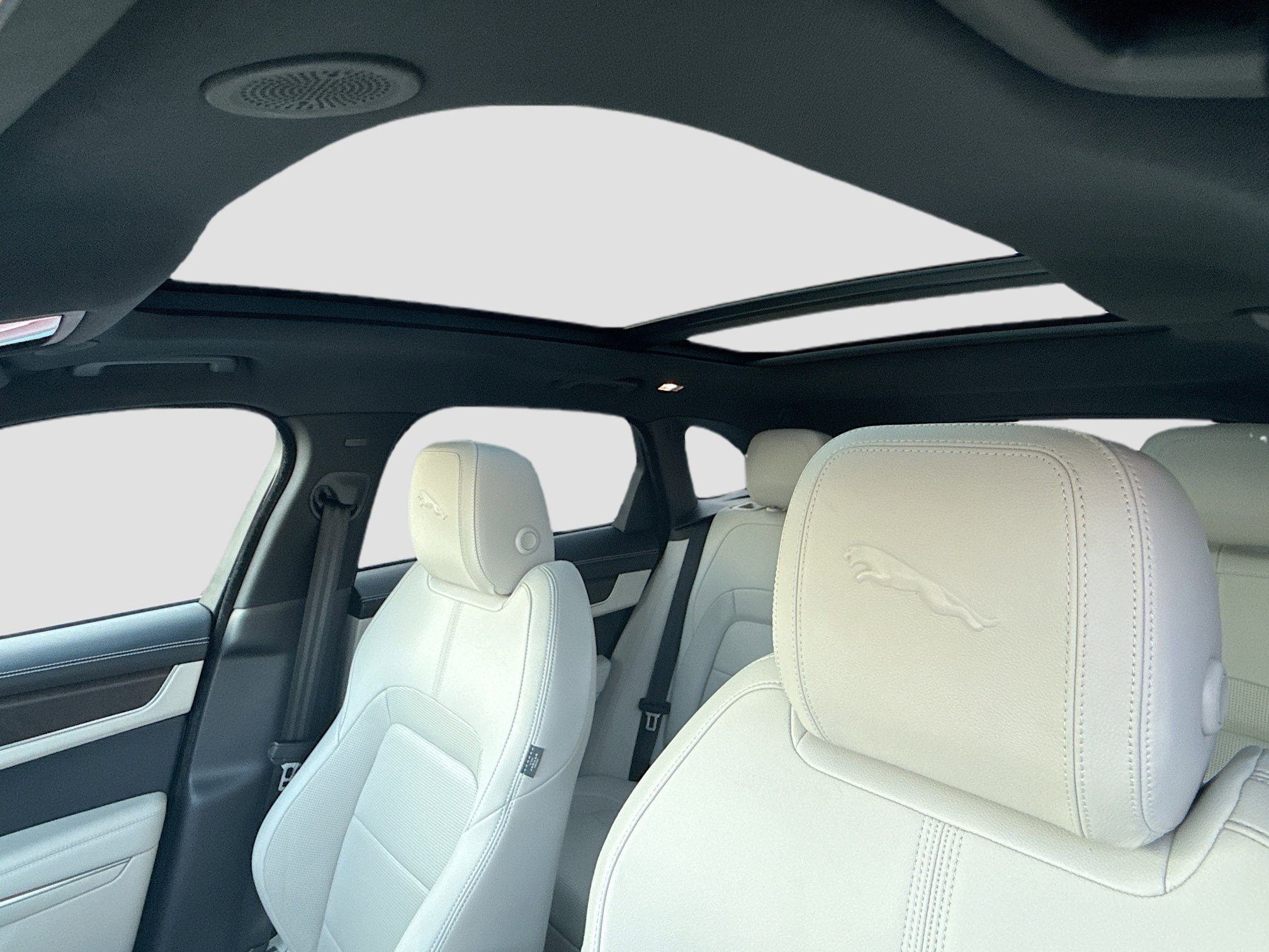 Used 2023 Jaguar F-PACE R-Dynamic S image 27