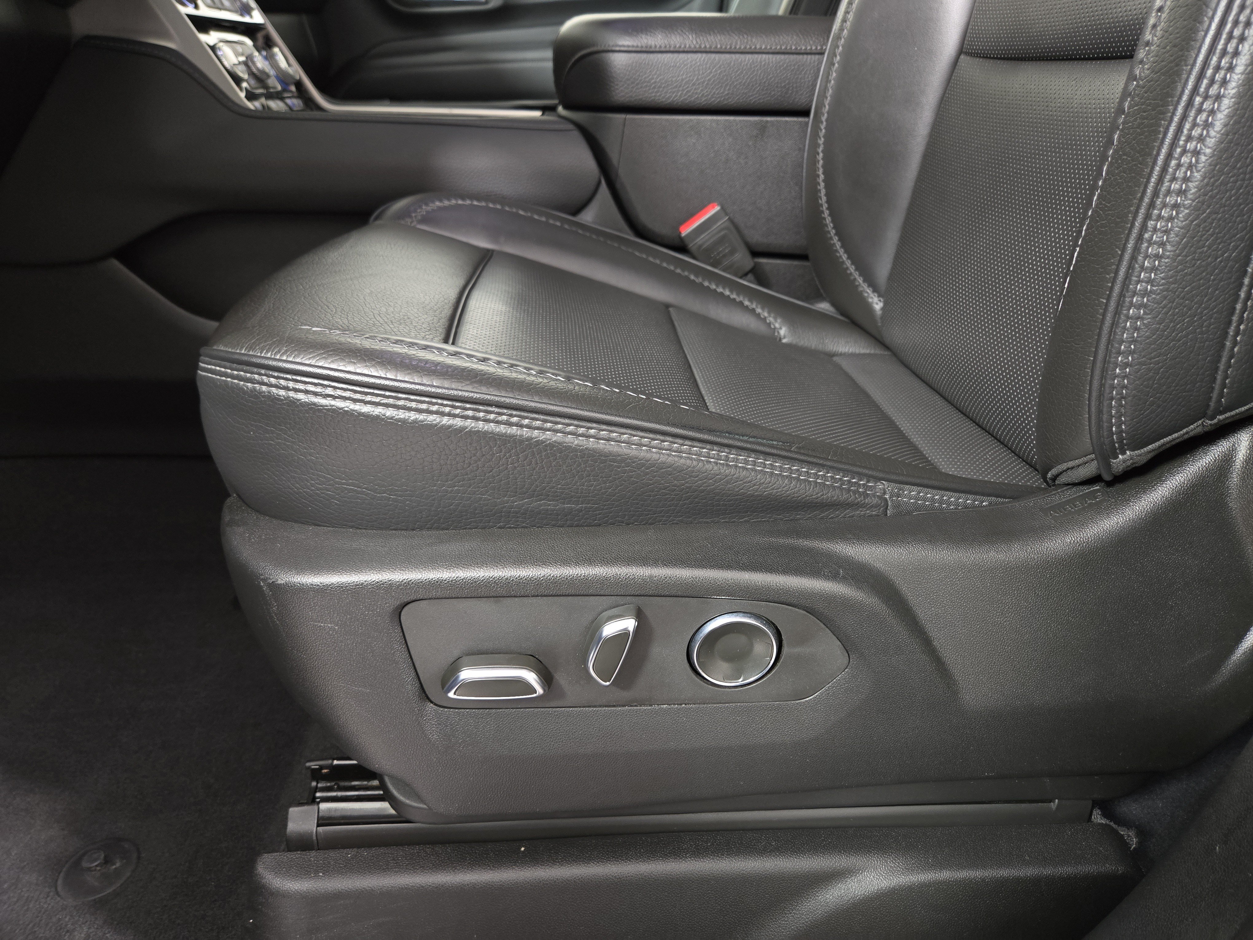 Used 2024 GMC Yukon Denali w/ Max Trailering Package AWD/4WD image 32