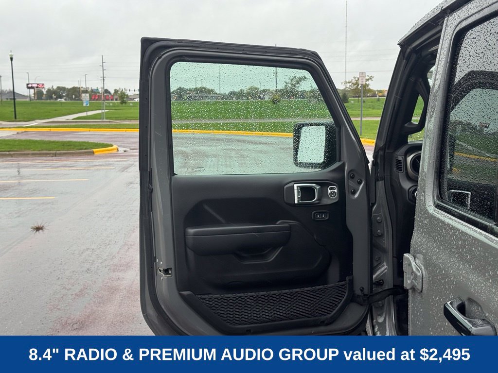 Used 2023 Jeep Gladiator Sport AWD/4WD image 5