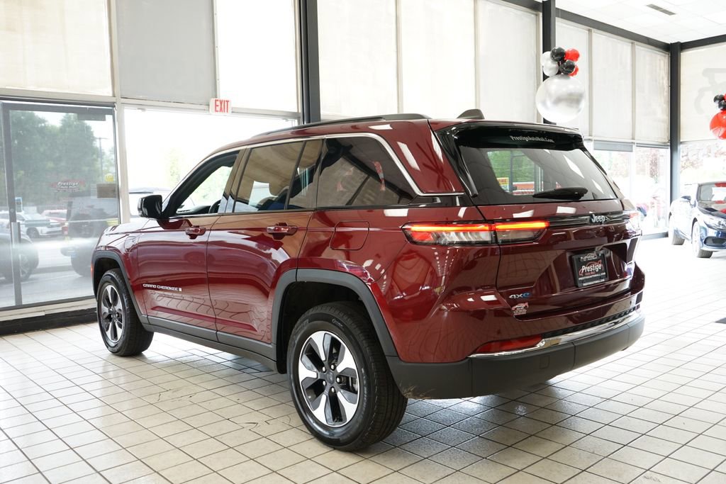 Used 2024 Jeep Grand Cherokee Limited 4xe AWD/4WD image 4