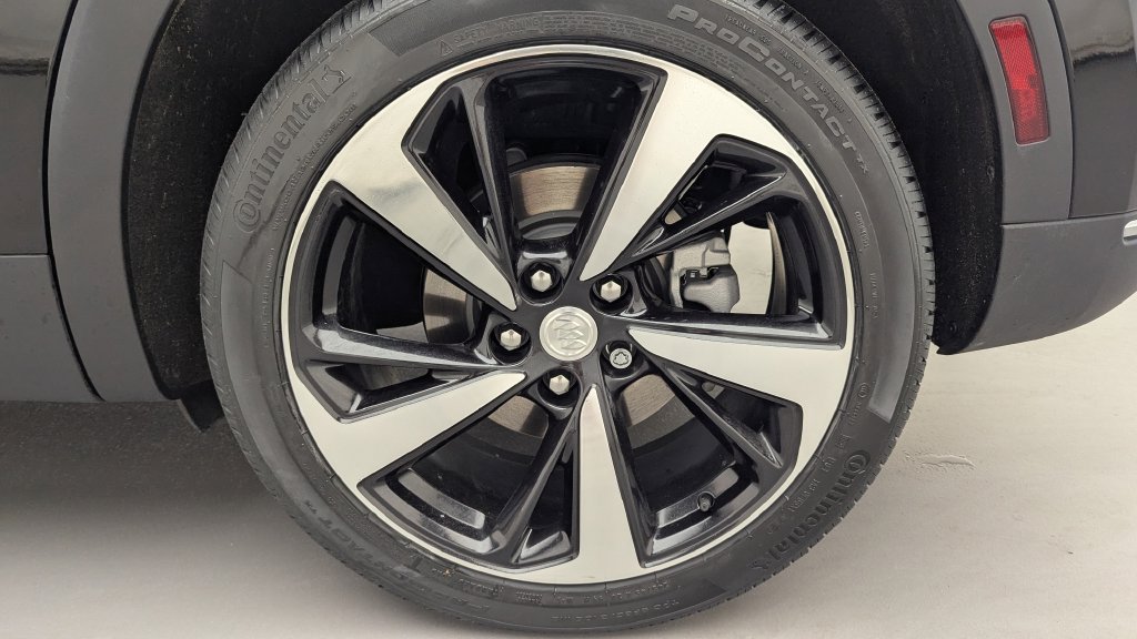 Used 2021 Buick Envision Essence FWD image 37