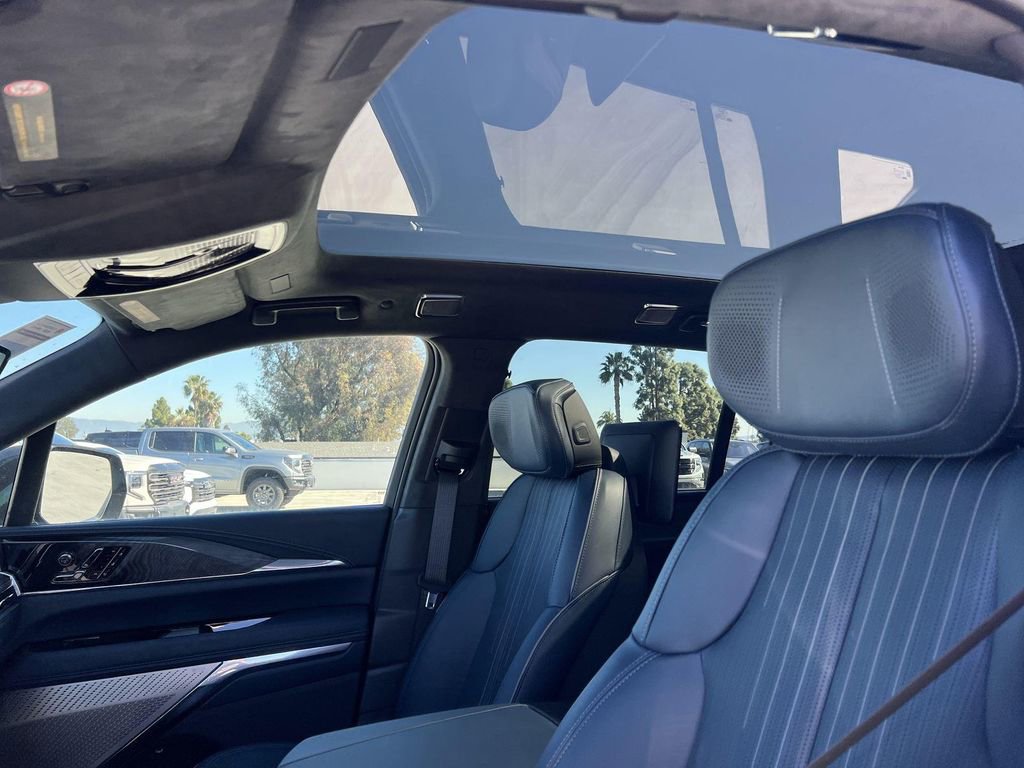 New 2025 Cadillac Escalade IQ Luxury 2 image 26
