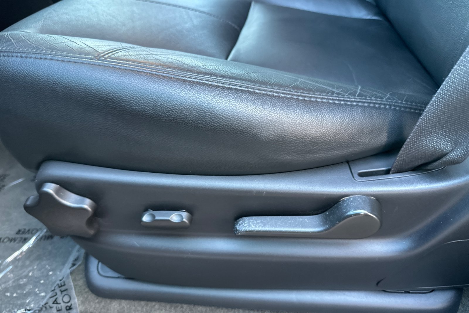Used 2013 Chevrolet Avalanche LT w/ Texas Edition RWD image 13