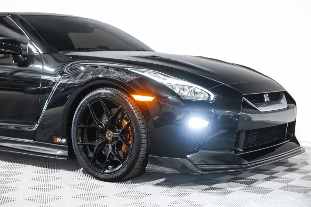 Used 2017 Nissan GT-R Premium AWD/4WD image 6