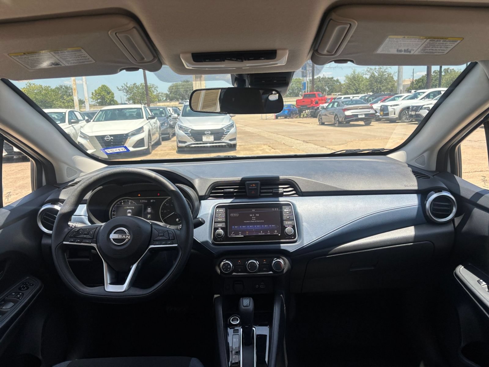 Used 2025 Nissan Versa SV FWD image 31