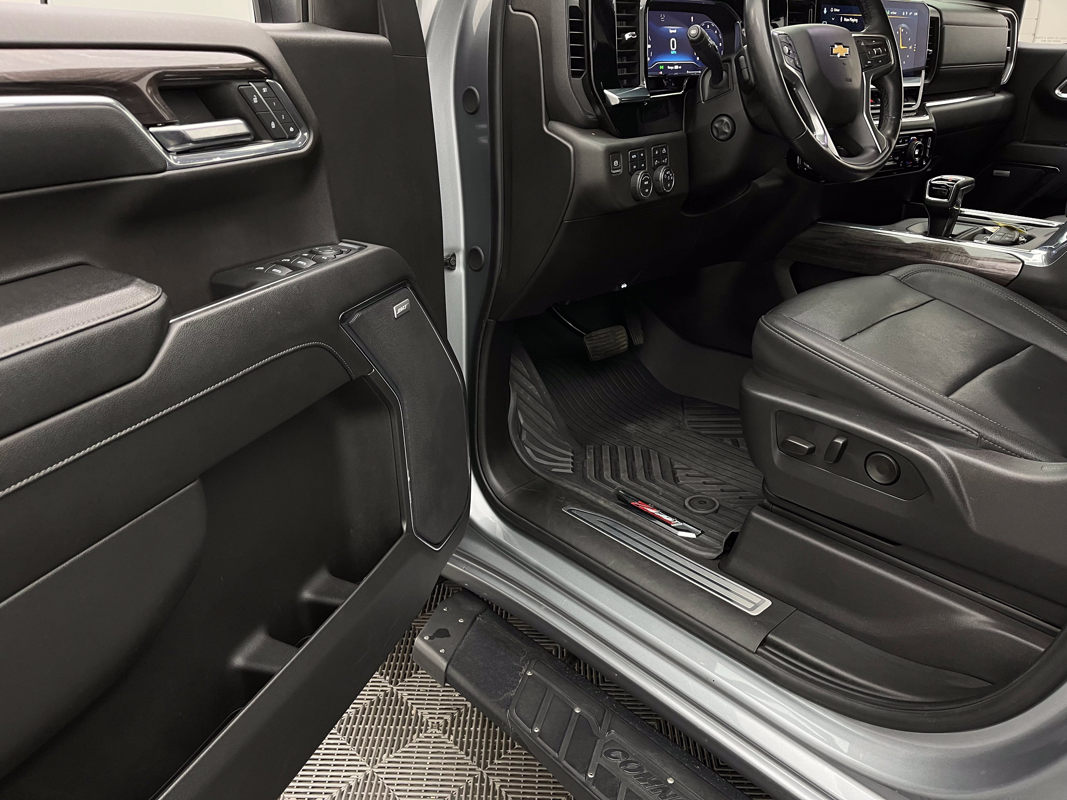 Used 2024 Chevrolet Silverado 1500 LTZ w/ LTZ Convenience Package II AWD/4WD image 15